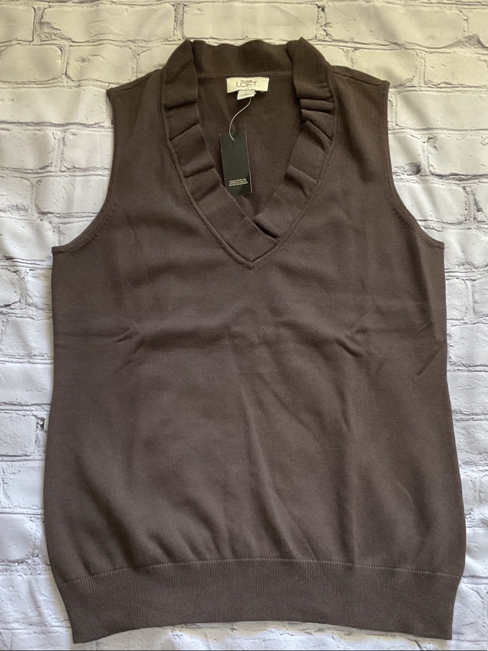 NWT Size Medium LOFT Chocolate Brown Ruffled V-Neck Sleeveless Knit Shirt